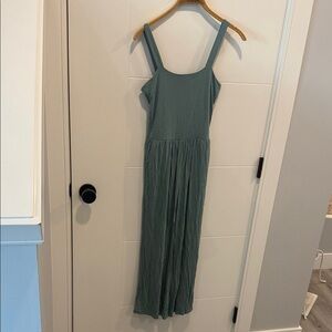Love life essentials Elegant Green Sleeveless romper size small